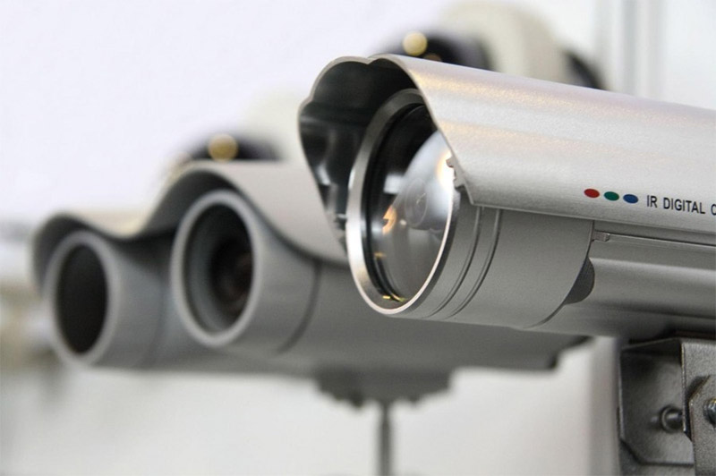 How does the wireless surveillance engineering network camera work?