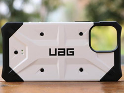 Give your iPhone a full protection -UAG case